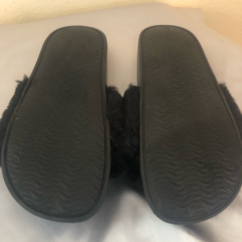 Slippers - Picture 2 of 2